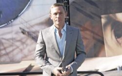 Daniel Craig plays tribute to fellow James Bond Roger Moore