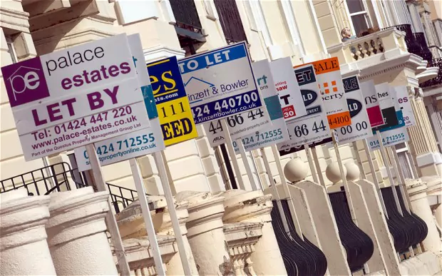 UK house prices in first quarterly fall since 2012