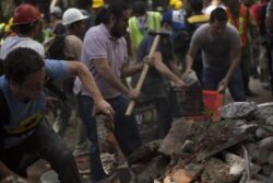 Mexico earthquake: Death toll rises to 292 as search for survivors continues
