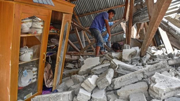 Hundreds of tourists are trapped on the Indonesian Island of Lombak following a 6.4 magnitude earthquake.