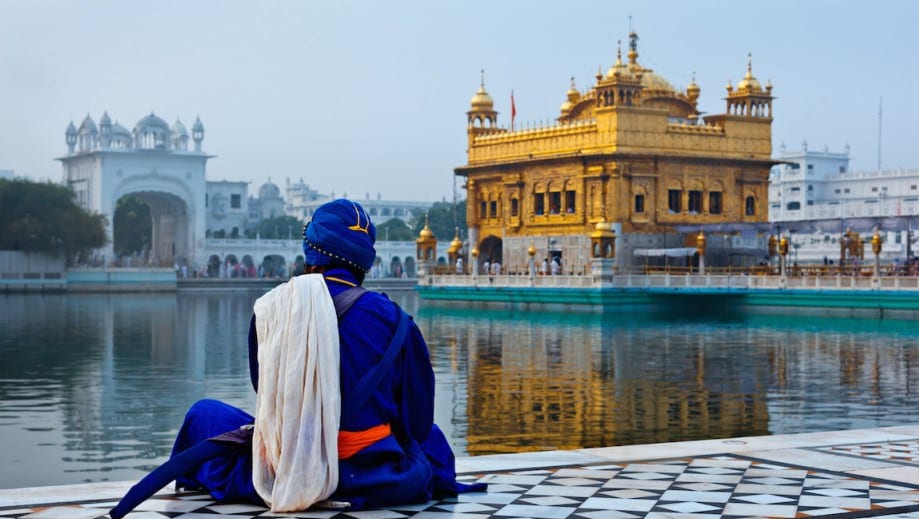 A tribunal has ordered that secret Downing Street files relating to Anglo-Indian relations at the time of the 1984 massacre at the Golden Temple of Amritsar must be made public.