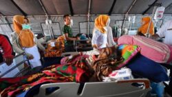 Death toll rises to more than 350 -Indonesia earthquake latest as Aid arrives