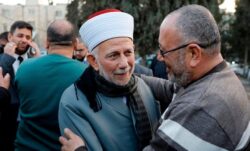 Israel arrests senior Muslim official