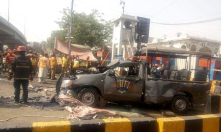 Suicide blast in Pakistan kills 12 people