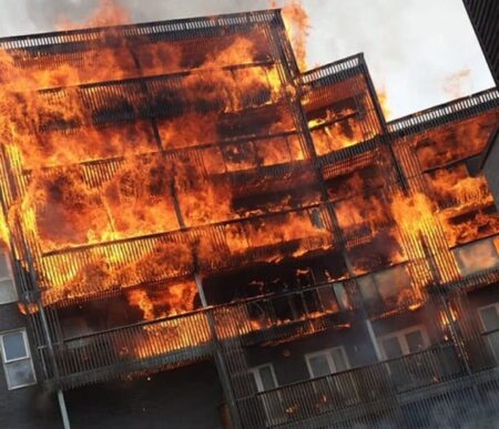 Breaking News Fire breakouts in Barking flats