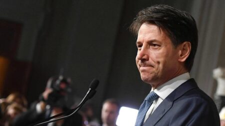 Giuseppe Conte issues ultimatum to the parliament