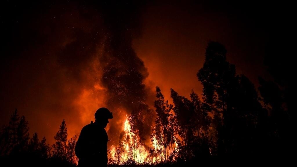 Breaking: 1000 firefighters battle Portuguese Wildfire