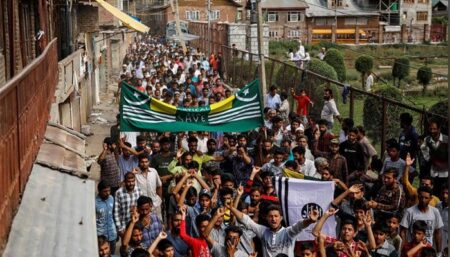 Prisons Overflow as 6000 arrested in Kashmir – Curfew for 3rd week!