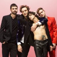 The 1975’s Matt Healy protests against Dubai anti-gay laws with a kiss for a fan