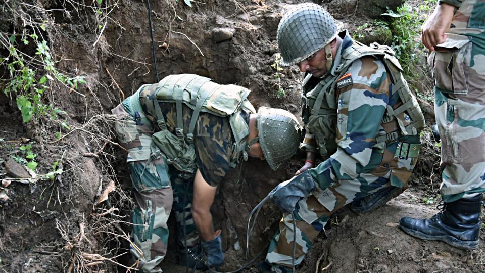 Indian troops kill 3 senior Kashmiri militants
