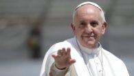 Pope apologises for slapping woman's hand to free himself from her grip