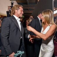 brad and jen reunite at SAG awards