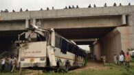 india bus crash kills 19