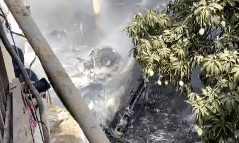 LIVE VIDEO: PIA passenger plane crashes into homes in Karachi