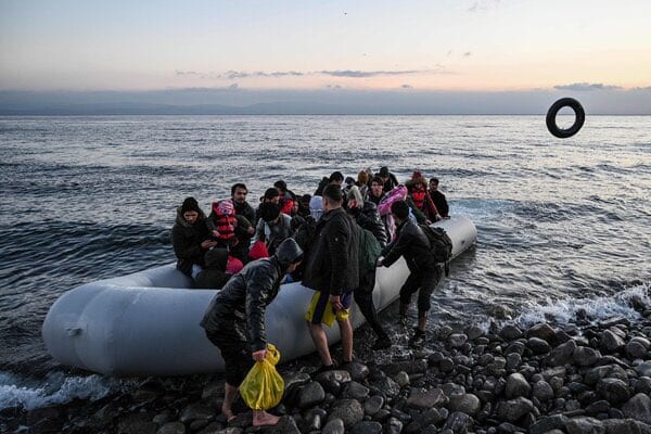 Greece abandons migrants at sea