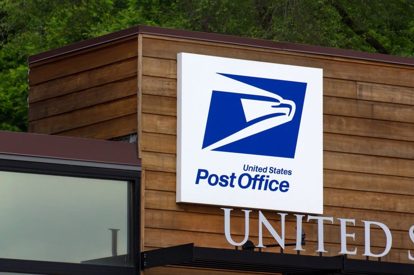 US postal chief backs down on controversial changes amid outcry