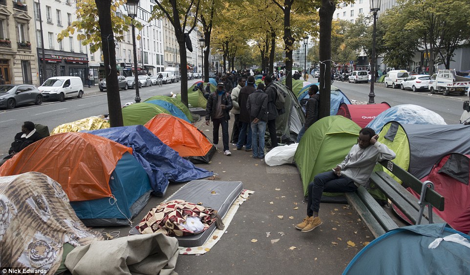 40% of homeless in greater Paris test positive for Covid