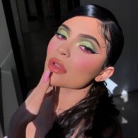 Makeup Tutorial for Beginners - Get the Kyle Jenner Rainbow Eye Shadow 