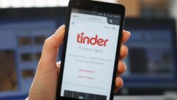 European in Dubai lured on Tinder app threatened with gun & robbed