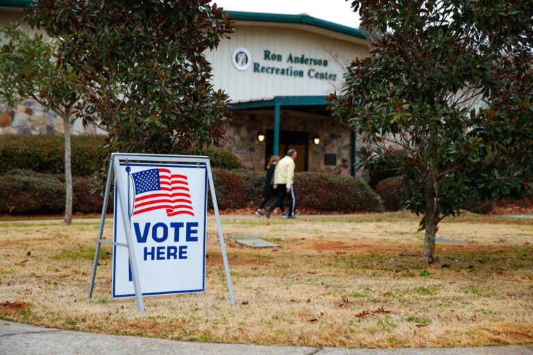 Outcomes Uncertain in Key US Senate Runoff Elections in Georgia