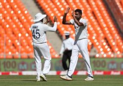 Ravichandran Ashwin took 3 wickets for India against England in day 1 of test 4