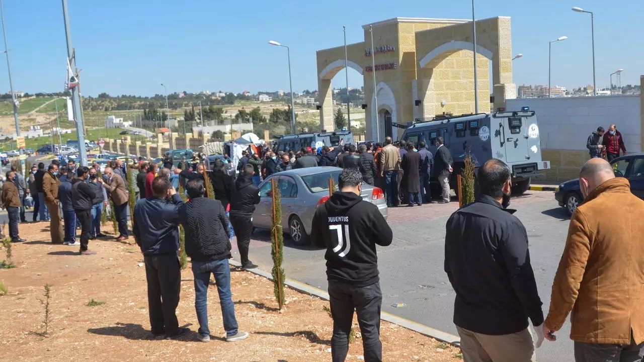 Protests erupt in Jordan after a hospital covid-19 death scandal