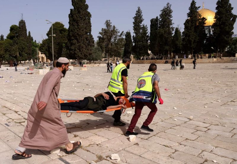 BREAKING: at least 215 wounded as Israeli forces raid Al-Aqsa compound