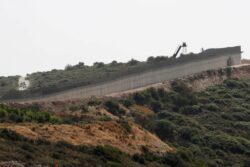 Israeli army carries out clean sweep at border with Lebanon