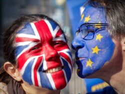 EU citizens in UK face 28-day notice if they miss settled status deadline