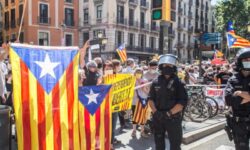 Spanish government set to pardon nine Catalan independence leaders