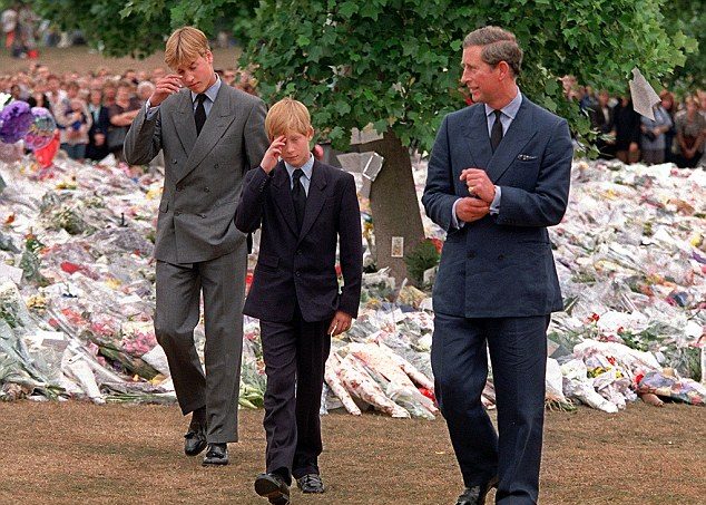 princess diana funeral princess diana 60 london kensington palace princess diana statue unveiling kensington palace