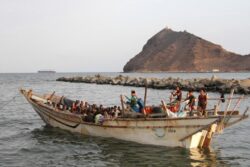 Hundreds of migrants feared dead in shipwreck off Yemen