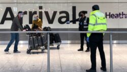 Covid: Heathrow to trial fast-tracking vaccinated arrivals