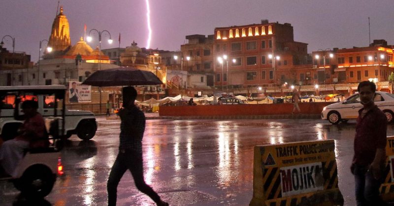 Lightning strike kills 16 taking selfies in India