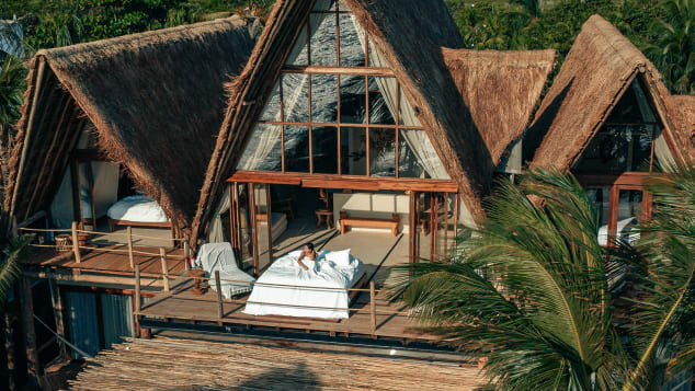 5 luxury outdoor hotel rooms utah california south africa botswana mexico celebrities glamping luxurious 