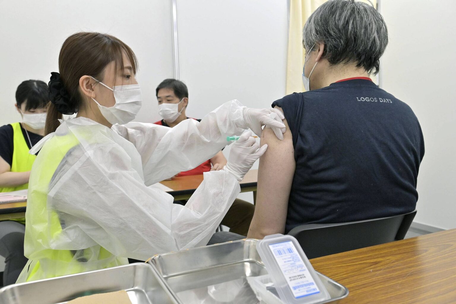 Japan vaccination rate falls – frantically roll out AstraZeneca vaccine