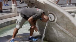 Tourists and locals flock to fountains as Italy’s temperature reaches record high