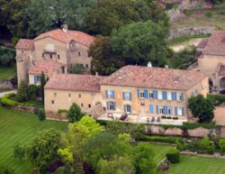 Brad Pitt in legal row with Angelina Jolie over 4m chateau where they married