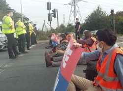 M25 protest: Major traffic disruption as Insulate Britain protesters block motorway for second time this week