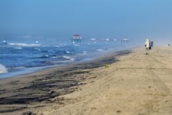 Major oil spill closes California’s Huntington Beach