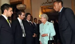Queen sparked ‘Arsenal fan’ claim after inviting the Gunners to Buckingham Palace