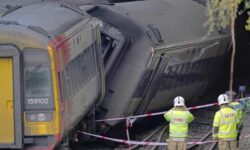 Salisbury train crash could have been caused by major signal failure, experts fear