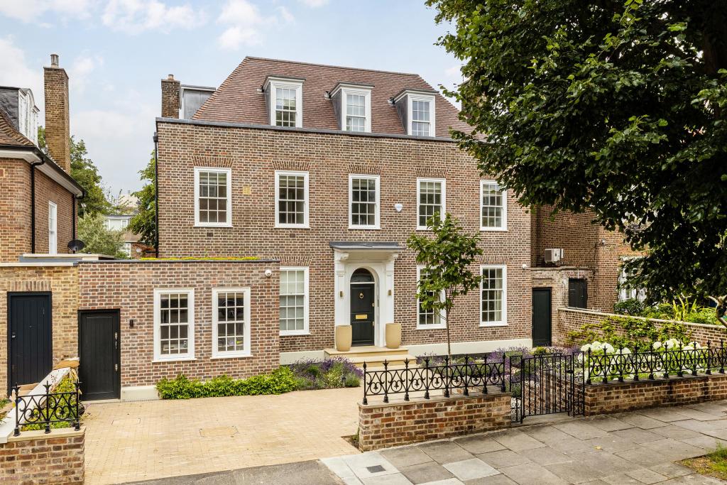 Luxury homes in North London