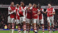 Arsenal beat 10-man West Ham to replace them in top four 