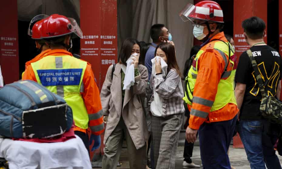 Hong Kong World Trade Centre fire traps 150 on shopping centre roof