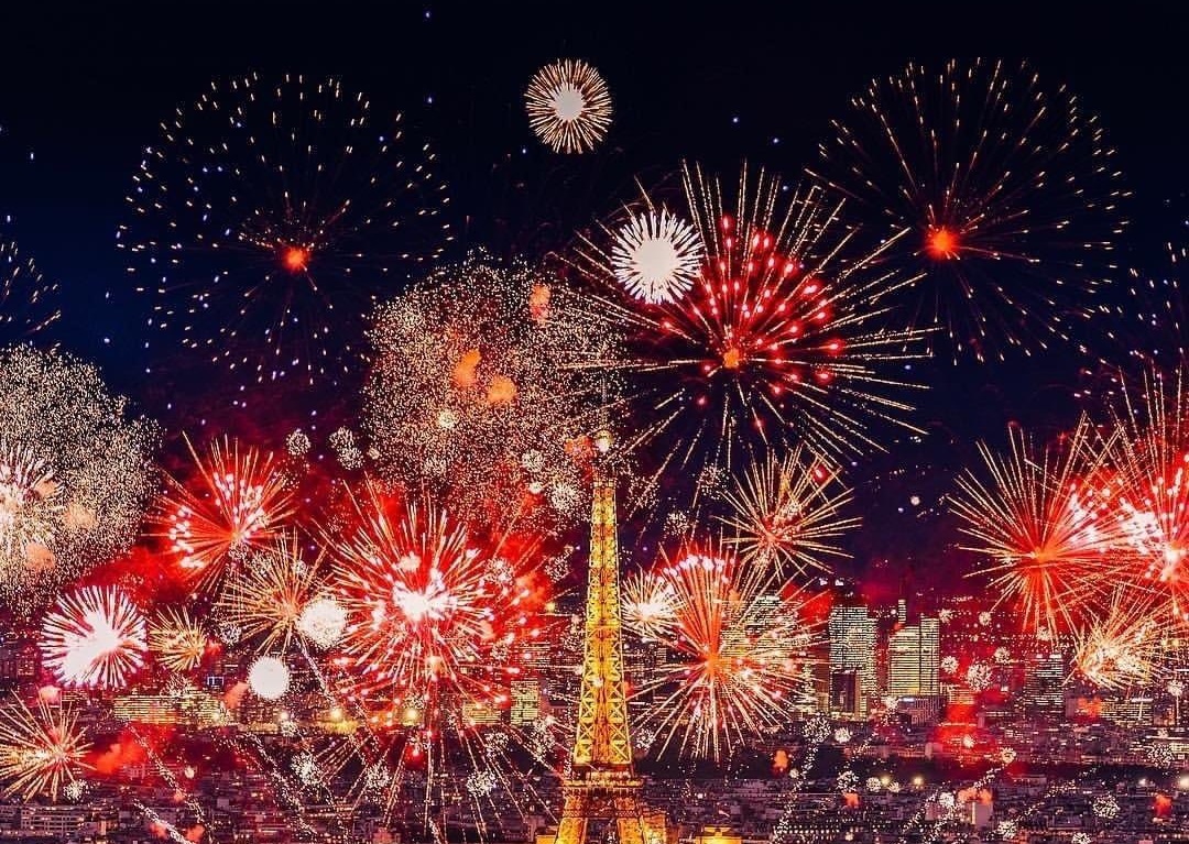 Subdued 2022 New Year's Eve celebrations in France