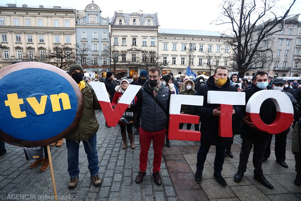 World's Press Urges Polish President to Veto Polish Media Bill designed to curb US propaganda