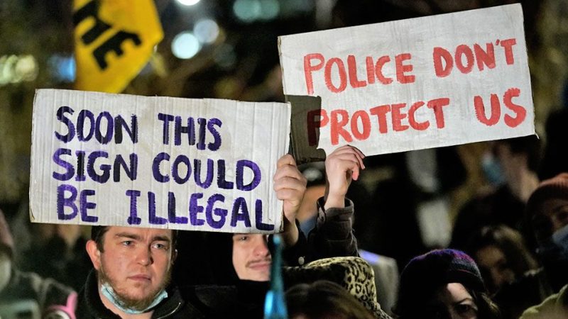 Crime bill: Lords defeats for government's protest clamp-down plans