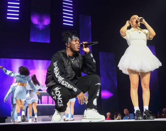 Anne Marie and KSI collaborate at the Brits 2022