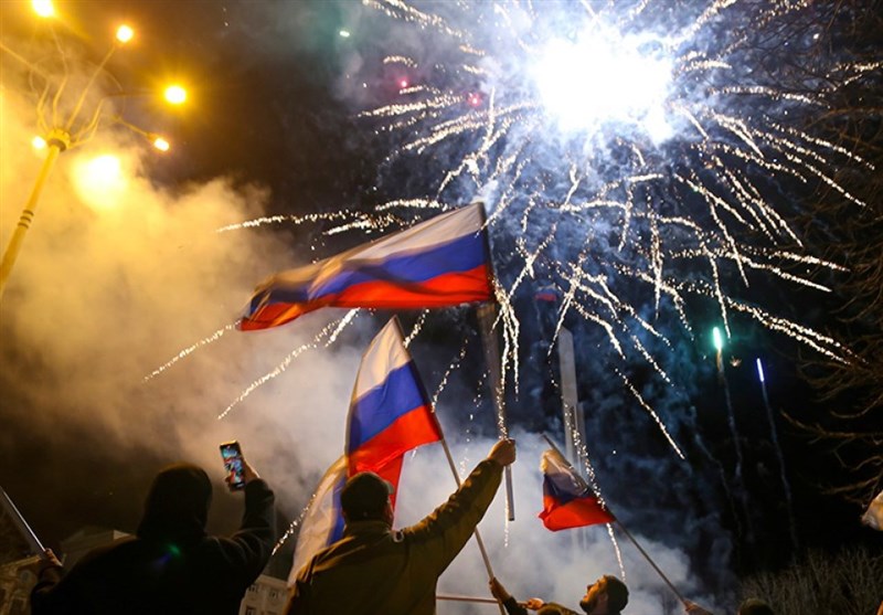 Donetsk and Lugansk celebrate Russian recognition